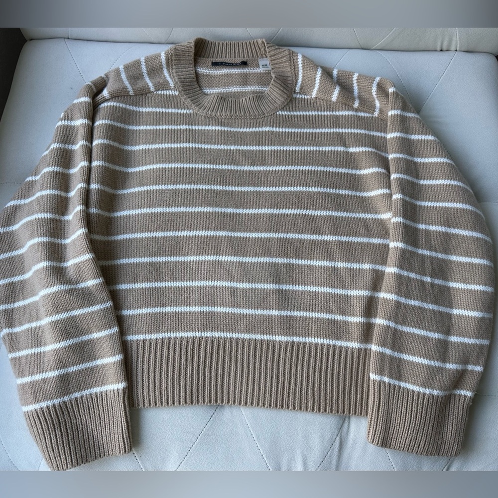 Tahari - Cropped Drop Shoulder Sweater (M)